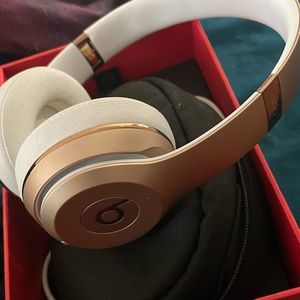 Beats solo3 wireless (Gold)